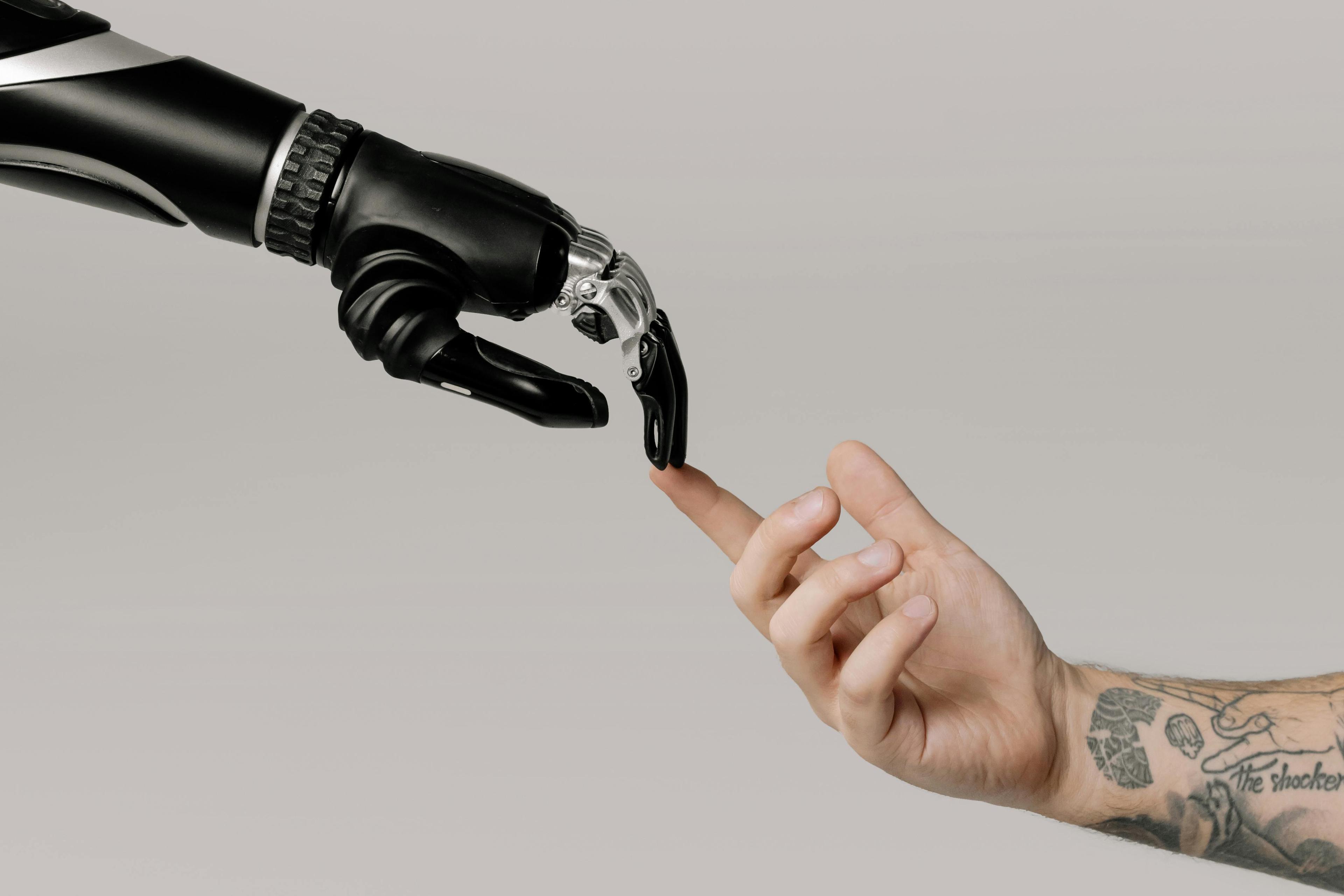 Die Einbindung von KI in Softwareunternehmen ist ein Schlüssel zur erfolgreichen Digitalisierung und Wettbewerbsfähigkeit. Durch die Steigerung der Effizienz, die Förderung von Innovation und Nachhaltigkeit sowie die Unterstützung datengetriebener Entscheidungen kann KI die Branche nachhaltig transformieren. Eine enge Zusammenarbeit zwischen Wirtschaft, Forschung und Politik ist dabei essenziell, um die Potenziale dieser Technologie voll auszuschöpfen und gleichzeitig ethische und gesellschaftliche Standards zu wahren. Softwareunternehmen, die sich der Herausforderung stellen, haben die Chance, nicht nur ihren eigenen Erfolg zu sichern, sondern auch einen positiven Beitrag zur digitalen Transformation der Gesellschaft zu leisten.